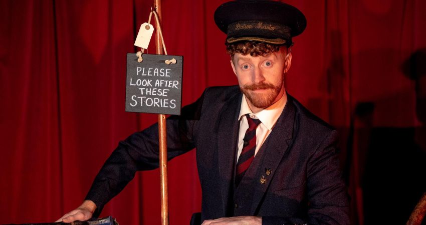 LOST PROPERTY LIBRARY (11.00AM PERFORMANCE) / CHILDREN'S THEATRE 