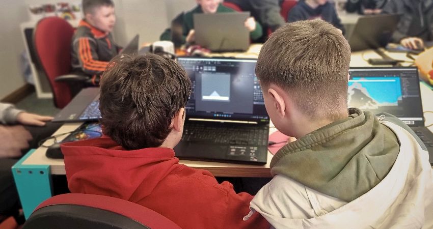 AN INTRODUCTION TO ESPORTS (FOR AGES: 8-14) 