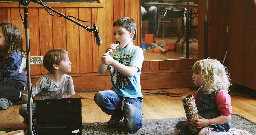 'MAKE SOME NOISE'! LIVE SOUND EFFECTS WORKSHOP (AGES: 7-12) 