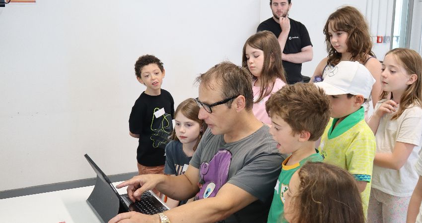 CLAYMATION WORKSHOP (AGES: 7-12) 