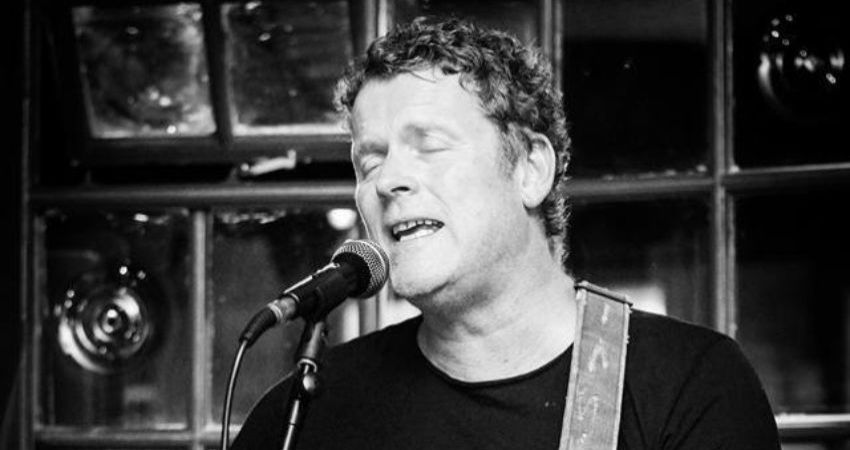 Nigel Clark (Dodgy) in Birmingham at The Rock & Roll Brewhouse 