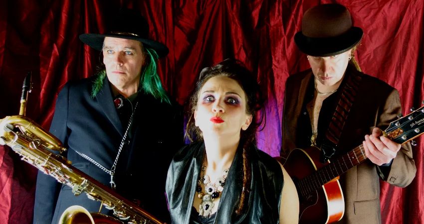 Jo Carley And The Old Dry Skulls