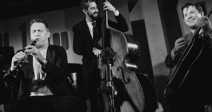Adrian Cox Trio - Live in Salisbury 