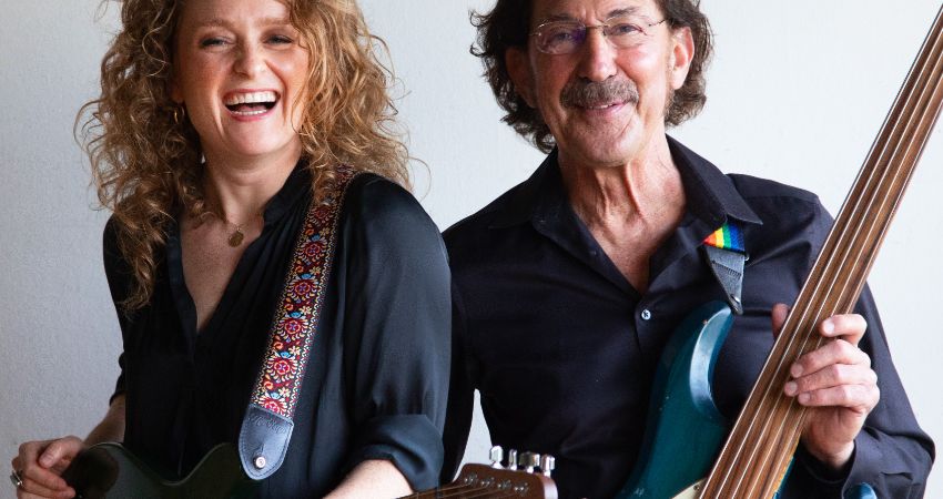 ALICE HOWE AND FREEBO at The Hindmarsh Hall, Alnmouth, NE66 2RX