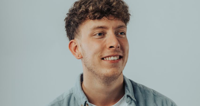 Fat Penguin Comedy Club Presents: AARON WOOD 