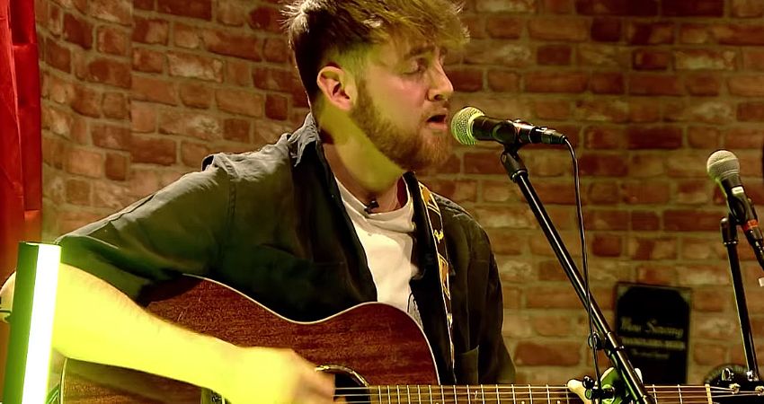 Matt Blaney – Acoustic Rock, Britpop, Pop & Indie Classics