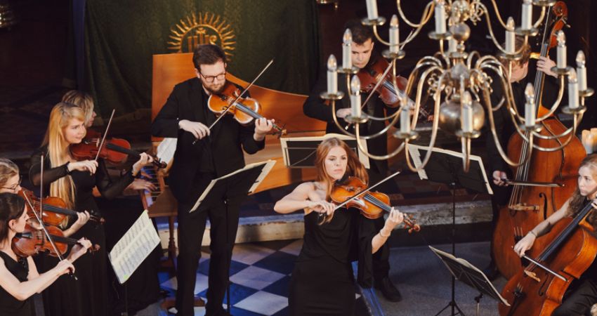 Vivaldi Four Seasons at Christmas 