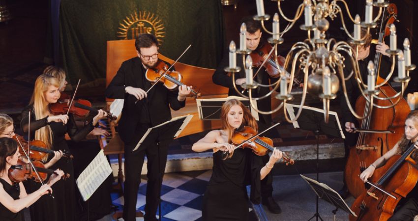 Vivaldi Four Seasons at Christmas 