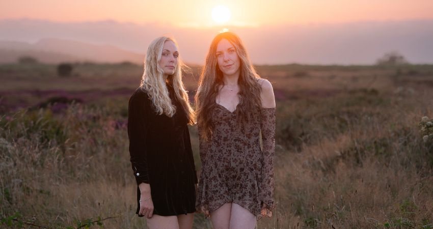 True Foxes - Glastonbury (Avalon Acoustic Sessions) 
