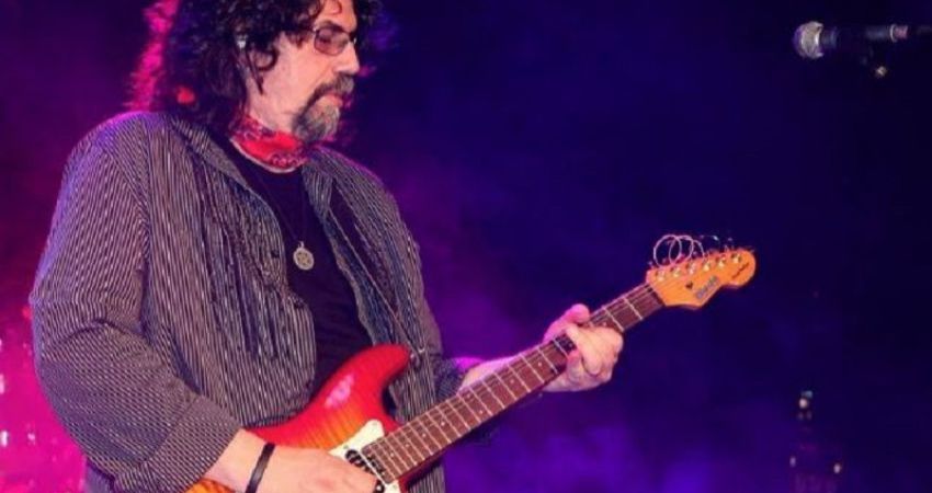 FORMER ELO 2 STAR AND FRONTMAN PHIL BATES VILLAGE VOICE SOLO ACOUSTIC UK TOUR MARCH 2027 