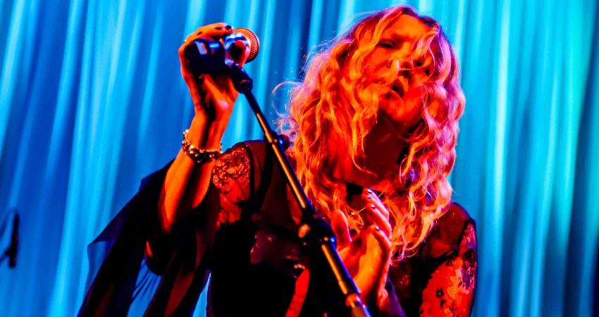 THE DEBORAH BONHAM BAND 