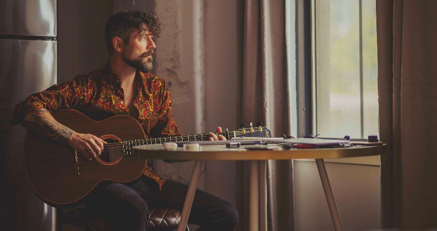 An evening with Niall McCabe at cafe no9