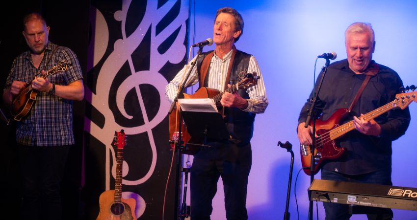 THE HOUGHTON WEAVERS