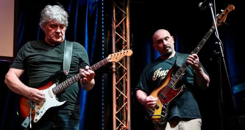 SANDY TWEEDDALE (DUO)