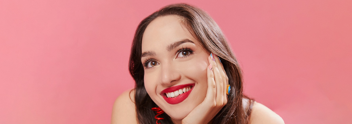 Bella Hull | Brighton & Oxford Dates